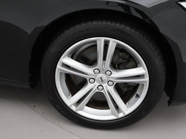 Volvo S90 2.0 T5 250PK MOMENTUM + SCHUIFDAK | 2018 Benzine 20