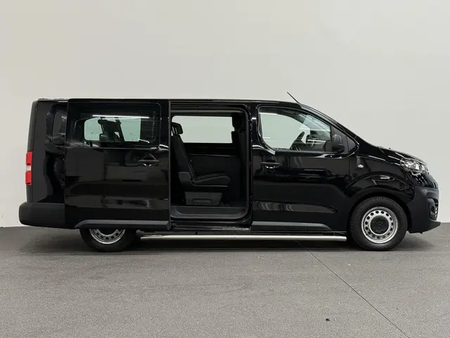 Opel Vivaro-e Combi L3H1 75 kWh 2022 Elektrisch 14