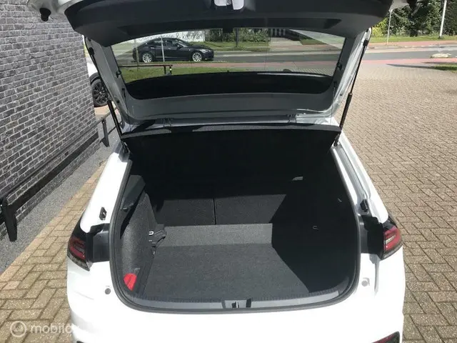 Volkswagen Taigo 1.5 TSI R-Line Business 2023 Benzine 6