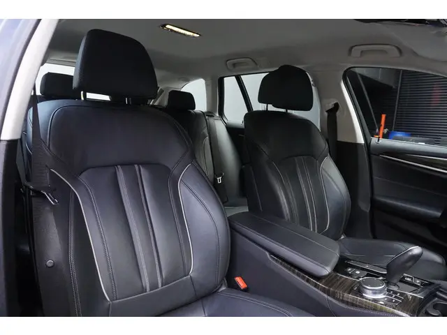 BMW 5 Serie Touring 520i 2018 Benzine 8