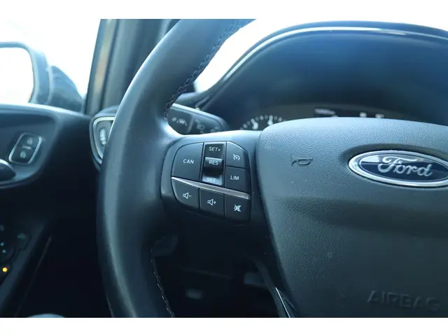 Ford Fiesta 1.0 ECOBOOST HYBRID TITANIUM 2022 Benzine 25