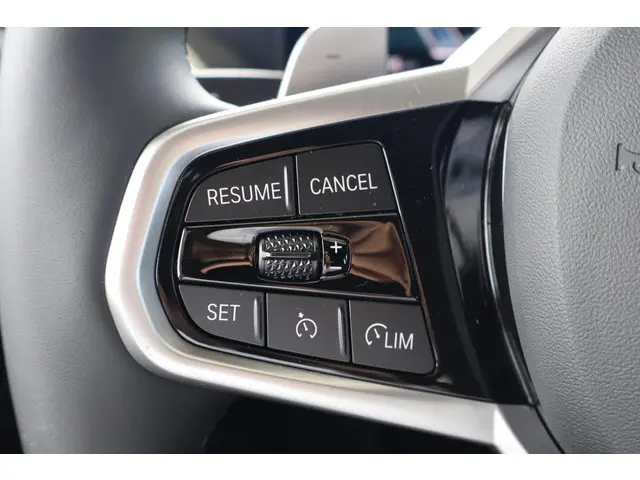 BMW 3 Serie Touring 330e 2025 Hybride Benzine 13