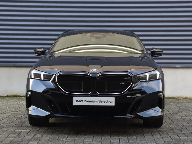 BMW 5 Serie Touring 550e xDrive 2025 Hybride Benzine 3