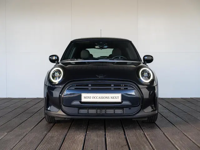 MINI 3-Deurs Cooper 2022 Benzine 3