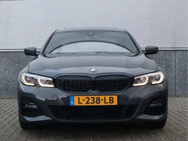 BMW 3 Serie 330i M-Sport 2021 Benzine 8
