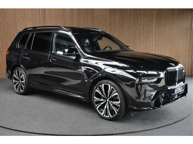 BMW X7 M60i xDrive 2022 Hybride Benzine 7