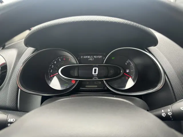 Renault Clio 0.9 TCe Limited | Trekhaak | Navi 2018 Benzine 19