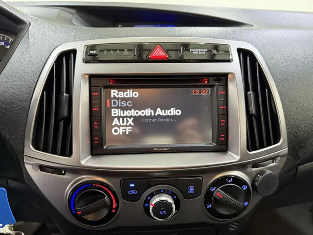 Hyundai i20 I-20 HB 1.2i i-Deal Airco NAP 2014 Benzine 30