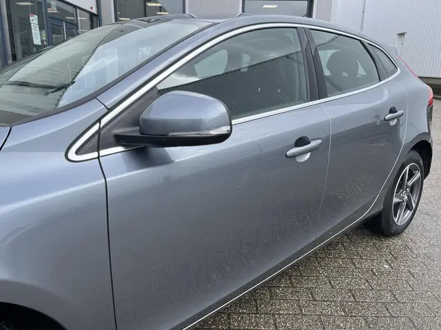 Volvo V40 2.0 T3 Momentum 2016 Benzine 46