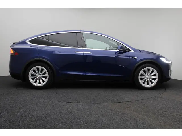 Tesla Model X 90D Base 2017 Elektrisch 11