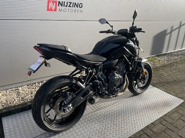Yamaha MT 07 3