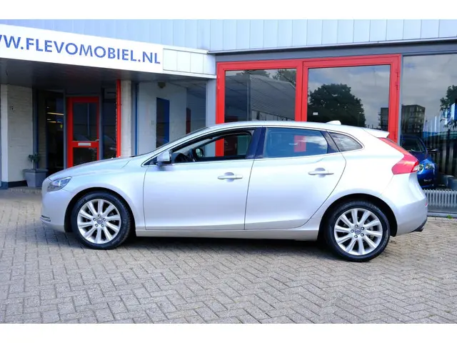 Volvo V40 1.6 T2 Summum Navi|Leder|Clima|LMV 2015 Benzine 29