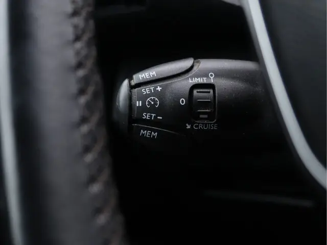Peugeot 3008 1.2 PureTech Allure 2019 Benzine 29