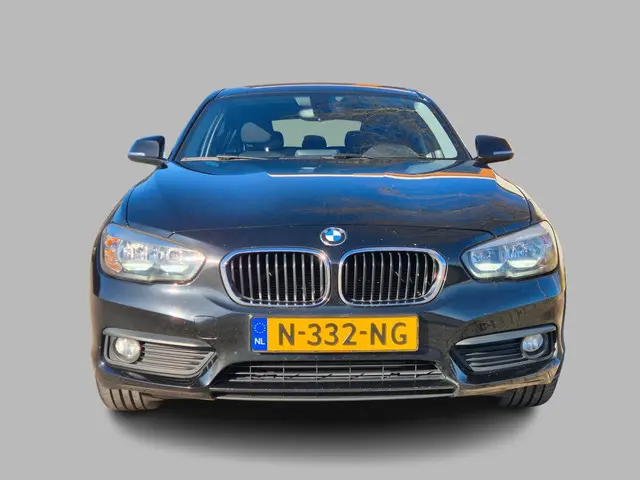 BMW 1 Serie 118i Sport H/K Stoelverw 18inch 2015 Benzine 4
