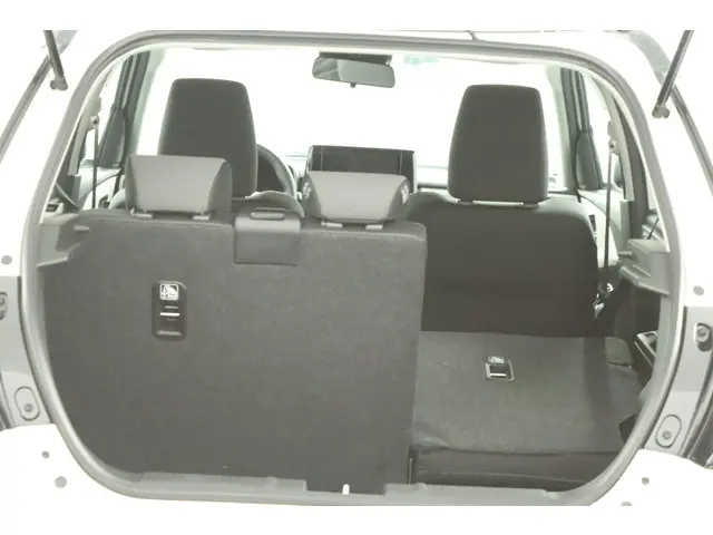 Suzuki Swift 1.2 Select Smart Hybrid 2025 Benzine 25