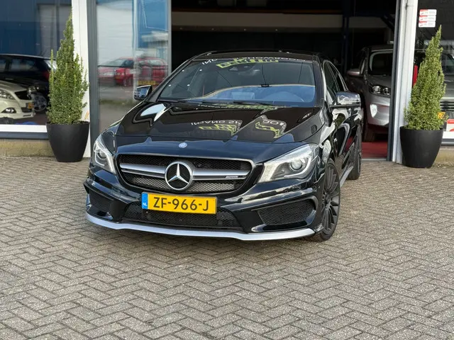 Mercedes-Benz CLA AMG 45 4MATIC 2015 Benzine 2
