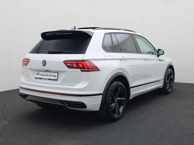 Volkswagen Tiguan 1.5 Tsi 150pk DSG R-Line 2024 Benzine 2