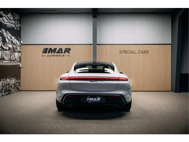 Porsche Taycan Performance 84 kWh 2023 Elektrisch 8