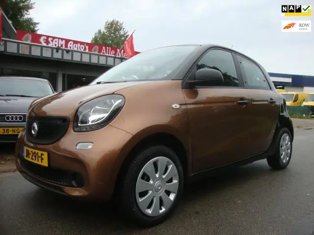 Smart Forfour 1.0 Essential Edition ( 2016 ) 2016 Benzine