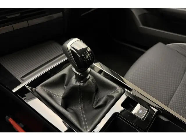 Opel Astra 1.2 Turbo Business Edition 2025 Benzine 30