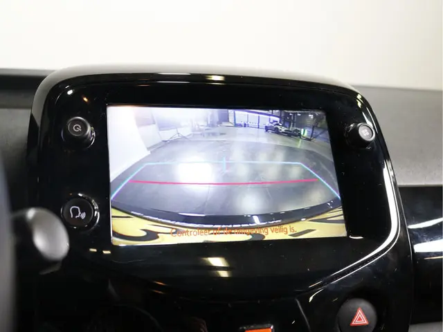 Toyota Aygo 1.0 VVT-i x-JBL 2022 Benzine 18