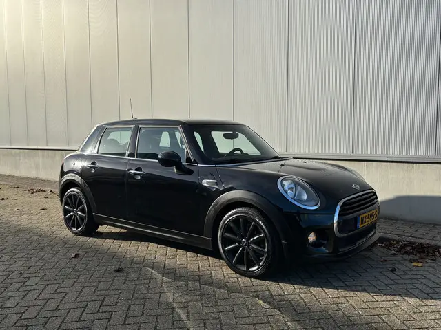 MINI Cooper Mini 1.5 Business (Verkocht) 2017 Benzine 4