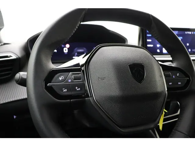 Peugeot 2008 1.2 PureTech 100 Allure 2024 Benzine 30