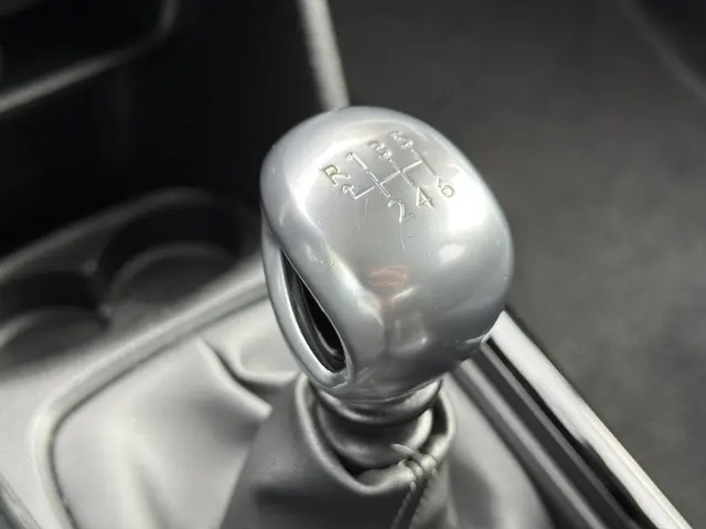 Peugeot 2008 1.2 PureTech Signature 2019 Benzine 18