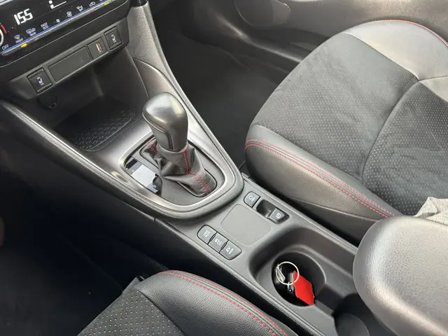 Toyota Yaris 1.5 Hybrid GR Sport 2023 Hybride Benzine 31