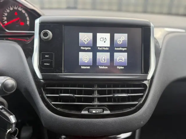 Peugeot 208 1.2 PureTech Style Pack 2015 Benzine 15