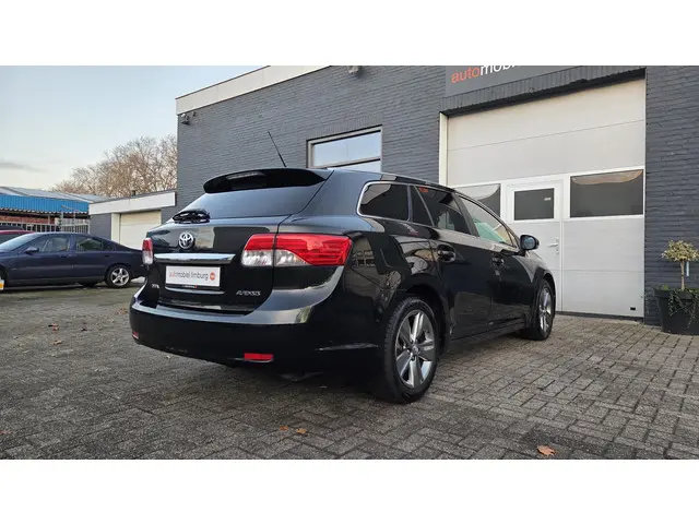 Toyota Avensis Touring Sports 1.8 VVT-i Sol 2015 Benzine 6