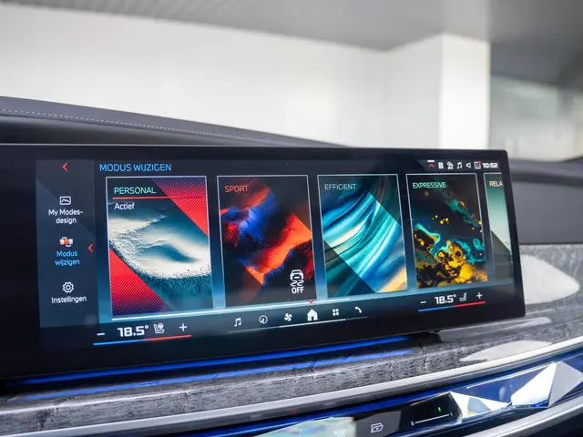 BMW 7 Serie M760e xDrive 2023 Hybride Benzine 44