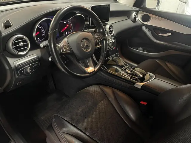Mercedes-Benz GLC 250 4MATIC Premium 2018 Benzine 13