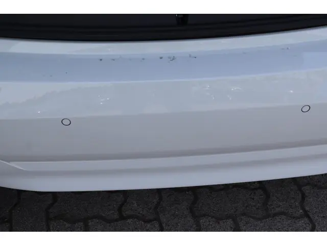 BMW 1 Serie 118i Executive Edition 2019 Benzine 19