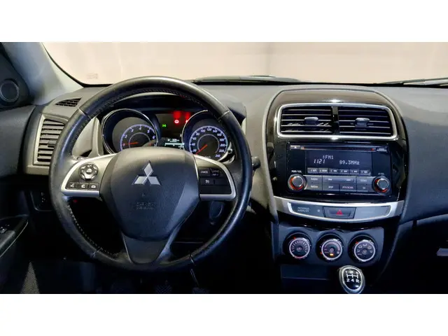 Mitsubishi ASX 1.6 Cleartec Invite+ 2015 Benzine 10