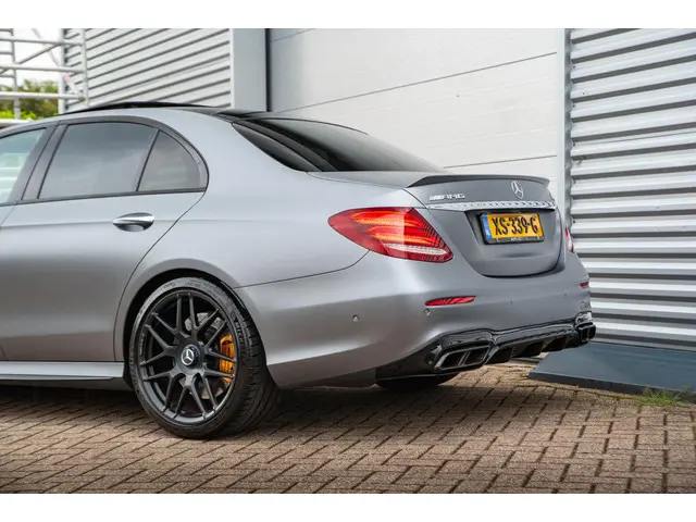 Mercedes-Benz E-Klasse AMG 63 S 4MATIC+ 2017 Benzine 34