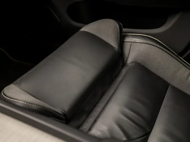 Volvo S60 2.0 T4 R-Design 2020 Benzine 30