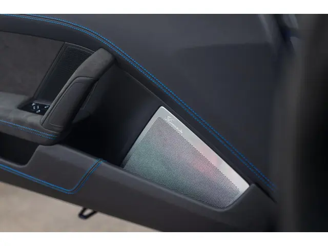 Porsche 911 992 3.0 Dakar 2023 Benzine 24