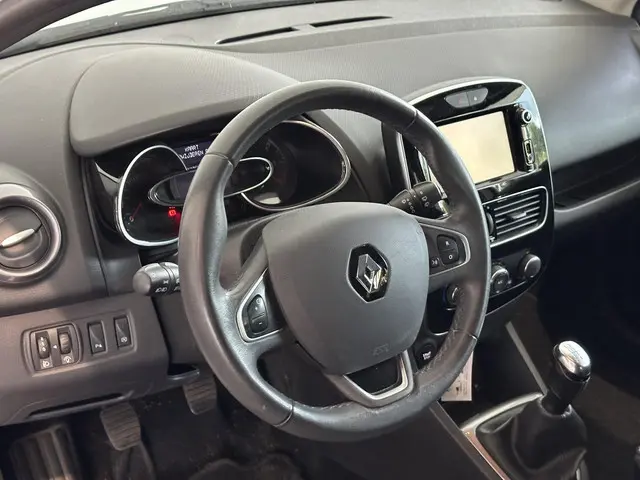 Renault Clio Estate 0.9 TCe Limited 2017 Benzine 23