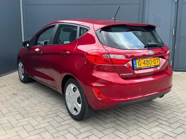 Ford Fiesta 1.1 Facelift / Navi / 72.000 km Nap!!!! 2019 Benzine 2