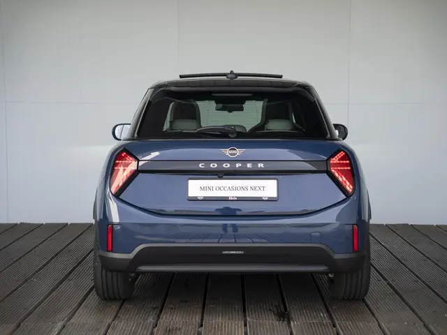 MINI 5-Deurs C 2025 Benzine 5