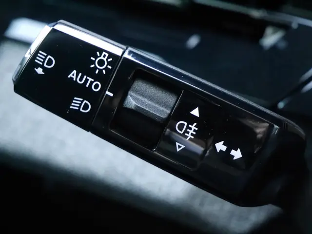 Peugeot e-3008 Allure 73 kWh 2025 Elektrisch 14