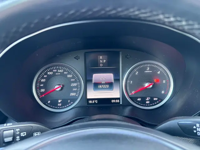 Mercedes-Benz GLC 220 d 4MATIC 2015 Diesel 23