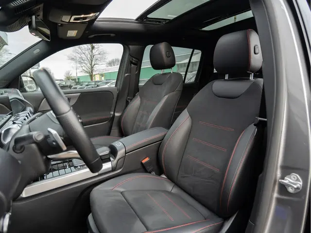 Mercedes-Benz EQB 250 AMG Line 67 kWh 2022 Elektrisch 15