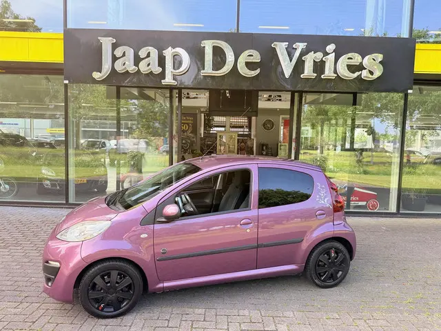 Peugeot 107 1.0 ENVI 2012 Benzine 2