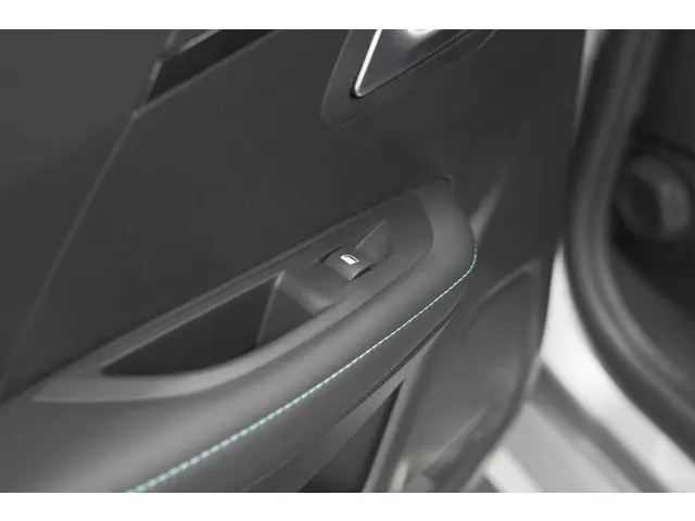Peugeot 208 PureTech 100 Allure 2022 Benzine 28