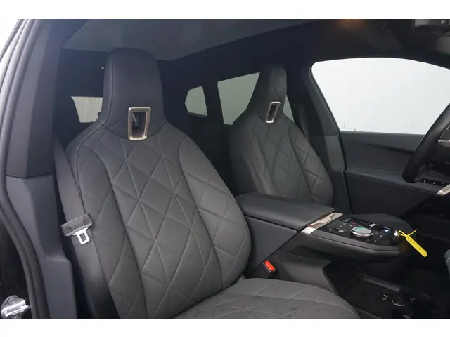 BMW iX xDrive40 2023 Elektrisch 8