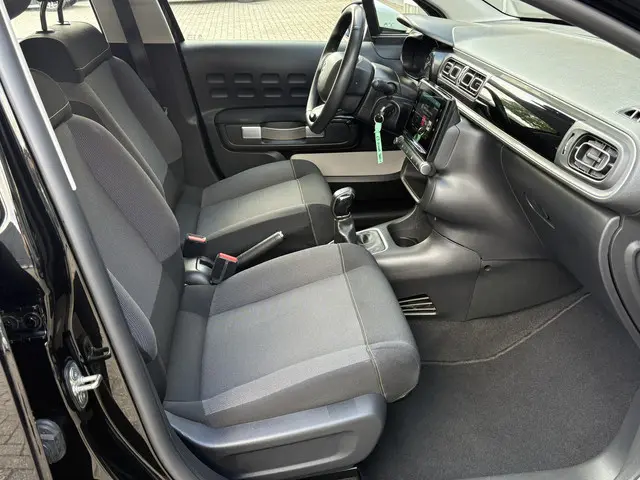Citroën C3 1.2 PureTech Shine 2021 Benzine 24