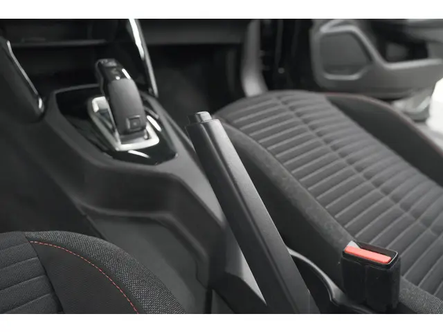 Peugeot 2008 PureTech 130 EAT8 Active 2021 Benzine 37