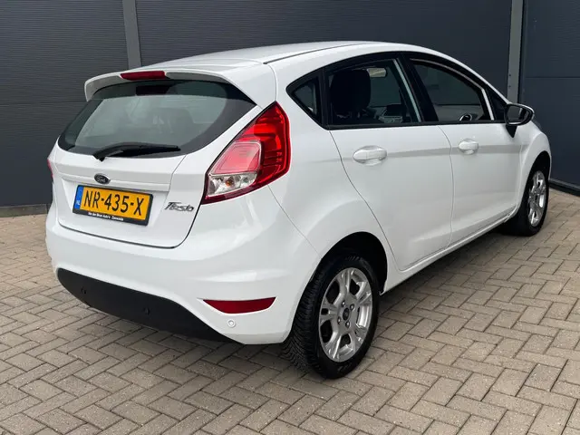 Ford Fiesta 1.0 Style Nap / Navi / Pdc / Led 2017 Benzine 4